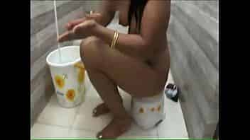 Desi Aunty Mona Taking Shower In Hotel Shower