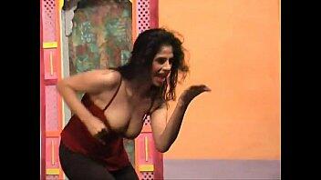 HOT BOOB SHOW MUJRA - SEXY.FLV